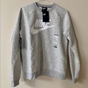 Nike Essential Fleece Sweatshirt